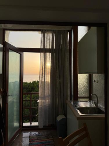 Seaview Apartment Golemi