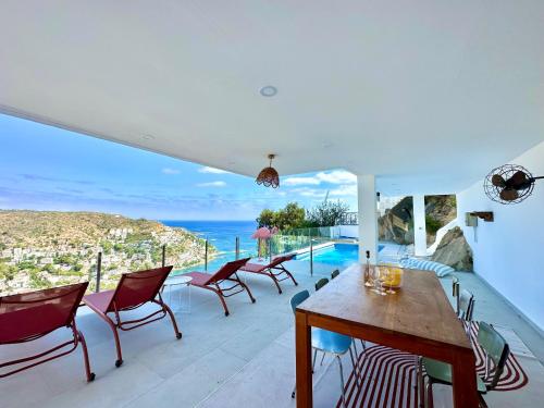 Villa - Canyelles Petites