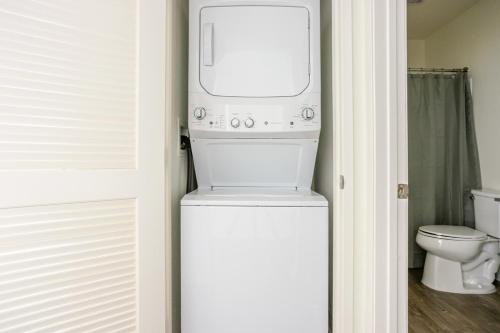 Koupelna v ubytování Blueground Pasadena pool nr Pasadena Park LAX-1391