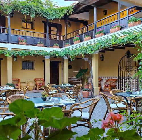 Rõdu või terrass majutusasutuses Villa Vicuña Cafayate Boutique Hotel