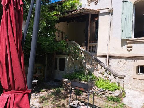 Studio au calme dans propriété avec jardin