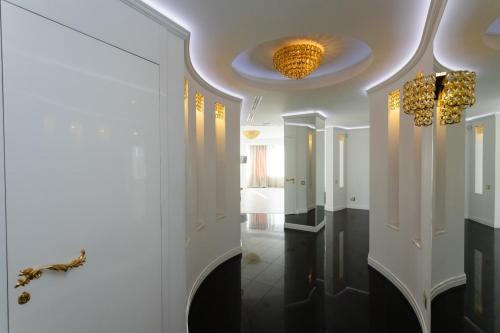 Ένα μπάνιο στο Golden Apartments of Arcadia