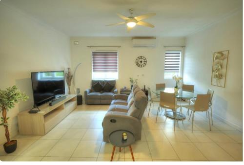 Istumisnurk majutusasutuses A room for rent in the heart of St julians !