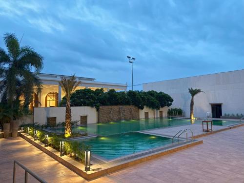 Πισίνα στο ή κοντά στο Hotel ADB Mansingh Inn