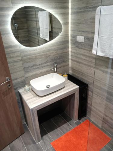 Ένα μπάνιο στο Adamis garden apartments