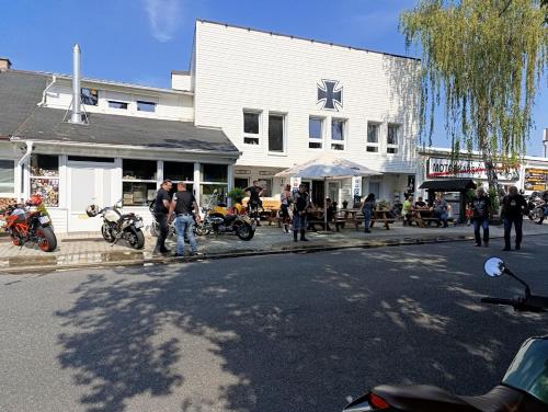 Gäste, die in der Unterkunft Moto Hostel Doupě übernachten