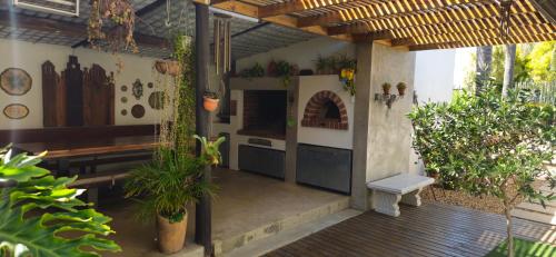 Jardín al aire libre en Alimandi Villa