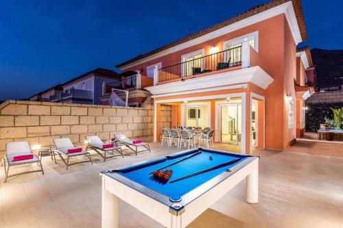 Villa Isotta by Villa Plus