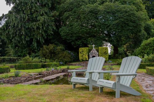 Κήπος έξω από το Lewtrenchard Manor