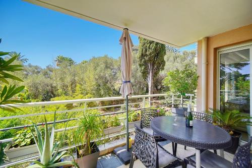 Lumineux 3 chambres TERRASSE PISCINE PARKING A3B134