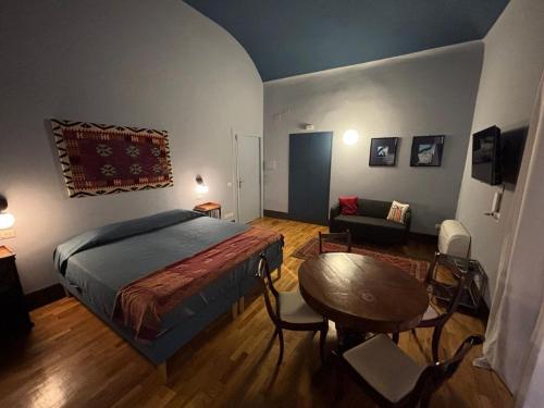 Rosso Napoli Suites