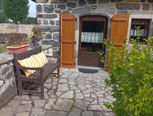 Hoone, kus puhkemaja asub