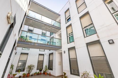 Arrayan Central Suite by Valcambre