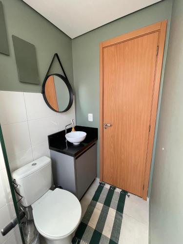 Bilik mandi di Apartamento Inteiro com garagem