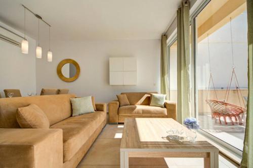 Χώρος καθιστικού στο Ortigia Penthouse, Private Terrace, Distant Sea Views by Haven & Keys Malta