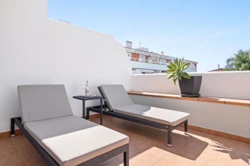 El Paraíso - Apartment with Sunny Terrace & Shared Pool photo 8