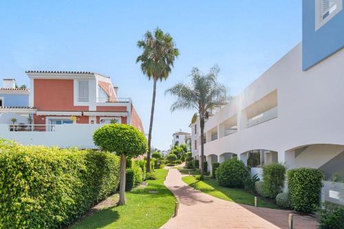 El Paraíso - Apartment with Sunny Terrace & Shared Pool photo 20