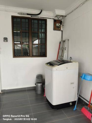 Fotografie z fotogalerie ubytování TANGKAK hOMESTAY v destinaci Kampong Sialang Tengah