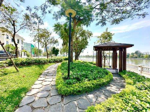 Gallery image of 5 Star 2 Bedroom Apartment Apt In Vinhomes Near Marriott And Keangnam in Hanoi