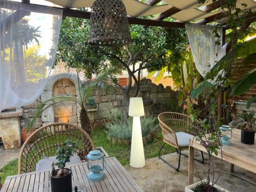 Ein Garten an der Unterkunft Elegant rooms