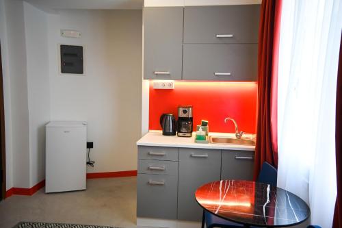 Plaka Central Suite by Zeussuites