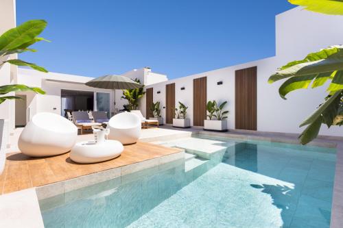 Villa Áurea lujo piscina climatizada vistas al mar