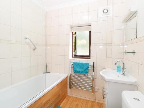 Koupelna v ubytování Lowbrook Cottage