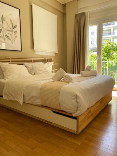 Acropolis Central Living