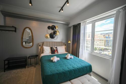 Acropolis View Urban Suite by Zeussuites