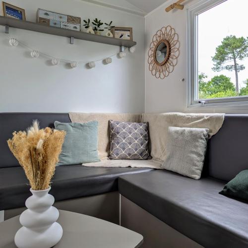 Posezení v ubytování Mobil-home confort - Camping 4 étoiles - Clim et plage