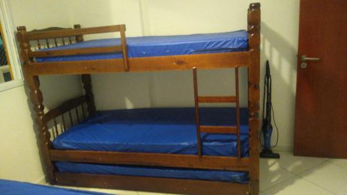 Μία ή περισσότερες κουκέτες σε δωμάτιο στο Kálamos