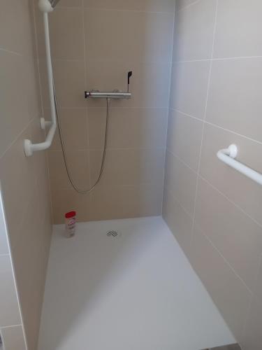Ein Badezimmer in der Unterkunft Le Gîte de la Vieille Grange