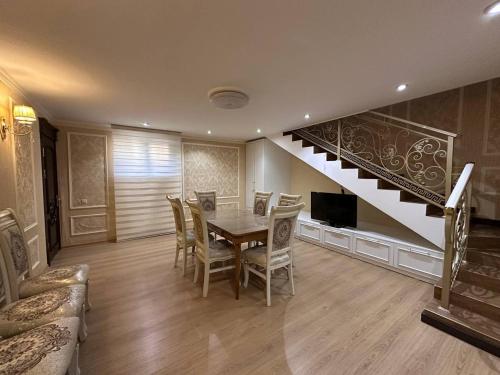 Foto dalla galleria di Sunshine Cottage a Tashkent