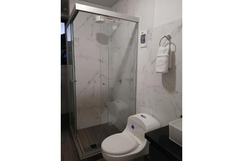 Un baño de Sarawi Inn