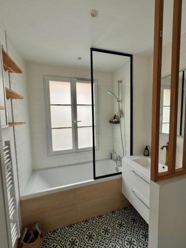 Appartement lumineux et moderne à Montmartre
