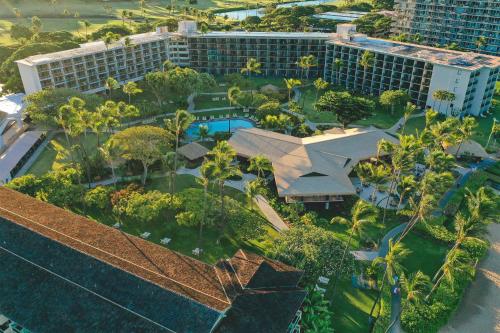 Kolam renang di atau dekat dengan OUTRIGGER Kāʻanapali Beach Resort