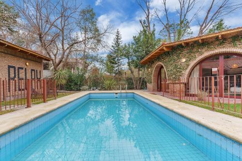 Πισίνα στο ή κοντά στο Fliphaus Wine Country Villa 20 pax 9 Bd Pool & Jacuzzi
