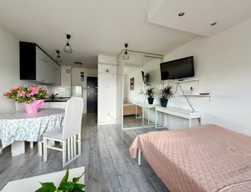 Cosy Stay Solidarności Avenue Apartment