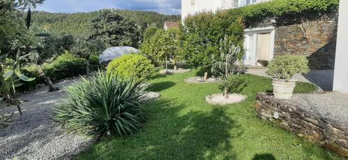 Κήπος έξω από το A CASA FRANCESA
