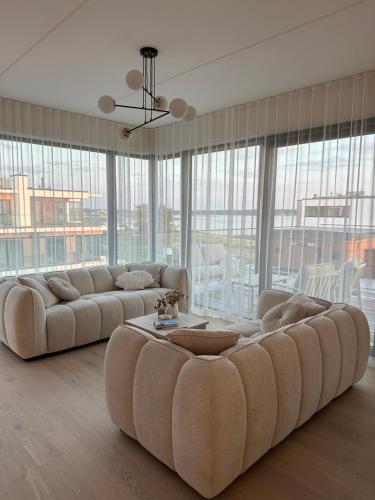 Luxurious Seaside Penthouseにあるシーティングエリア