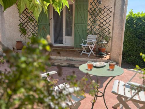 Maison provençale avec jardin et piscine à Lambesc