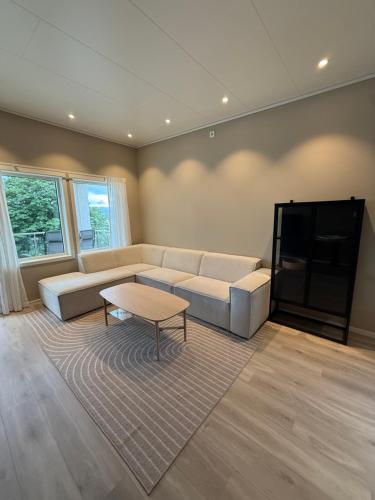Χώρος καθιστικού στο Modern apartment in Ulsteinvik city