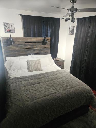 Postel nebo postele na pokoji v ubytování Kings Island Fireworks! - 3 Bedroom Ranch