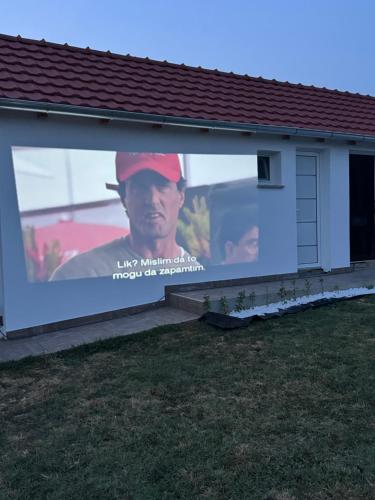 El edificio en el que está la casa vacacional