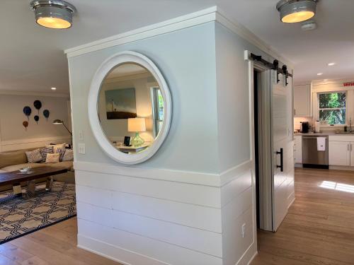 Billede fra billedgalleriet på Pool, hot tub, close to beach i Nantucket