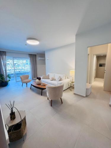 Luxury 2bedroom Apartment in Glyfada- Scarlet Vibes Glyfada