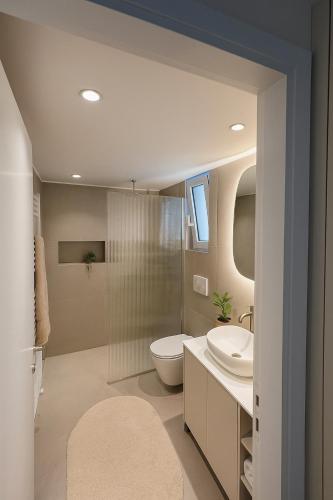 Luxury 2bedroom Apartment in Glyfada- Scarlet Vibes Glyfada