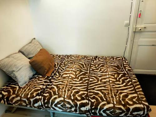 Cozy Room in Paris 15th - 10 minutes away from Eiffel Tower!