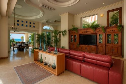 Televisyen dan/atau pusat hiburan di South Shore Villa Armonia Luxury Boutique