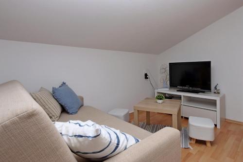 Apartments by the sea Kampor, Rab - 24630